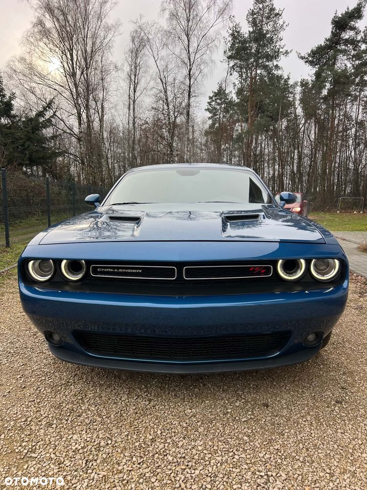 Dodge Challenger - 2