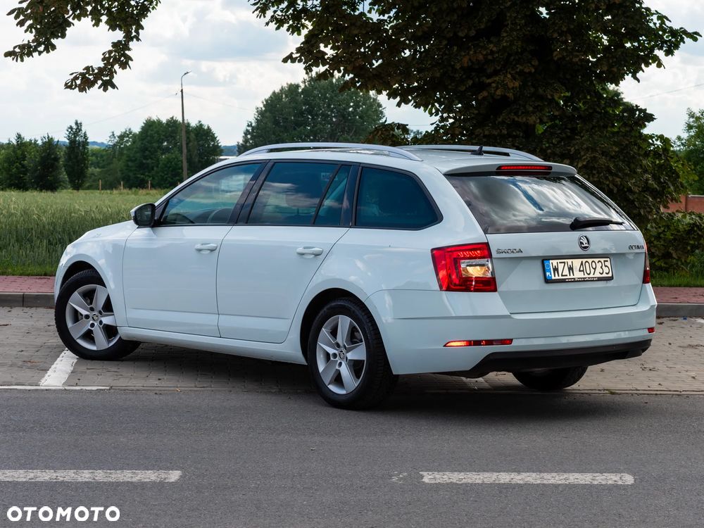 Skoda Octavia 2.0 TDI DSG Ambition - 3