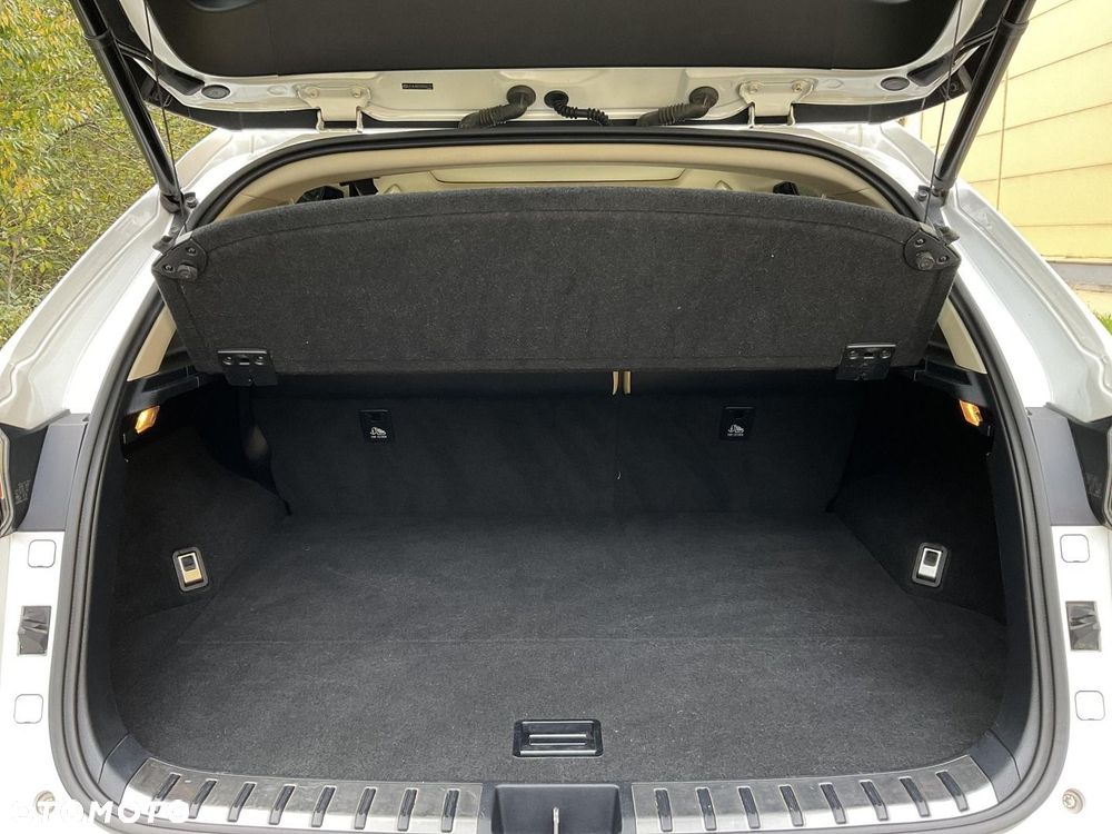 Lexus NX 300h Comfort AWD - 32