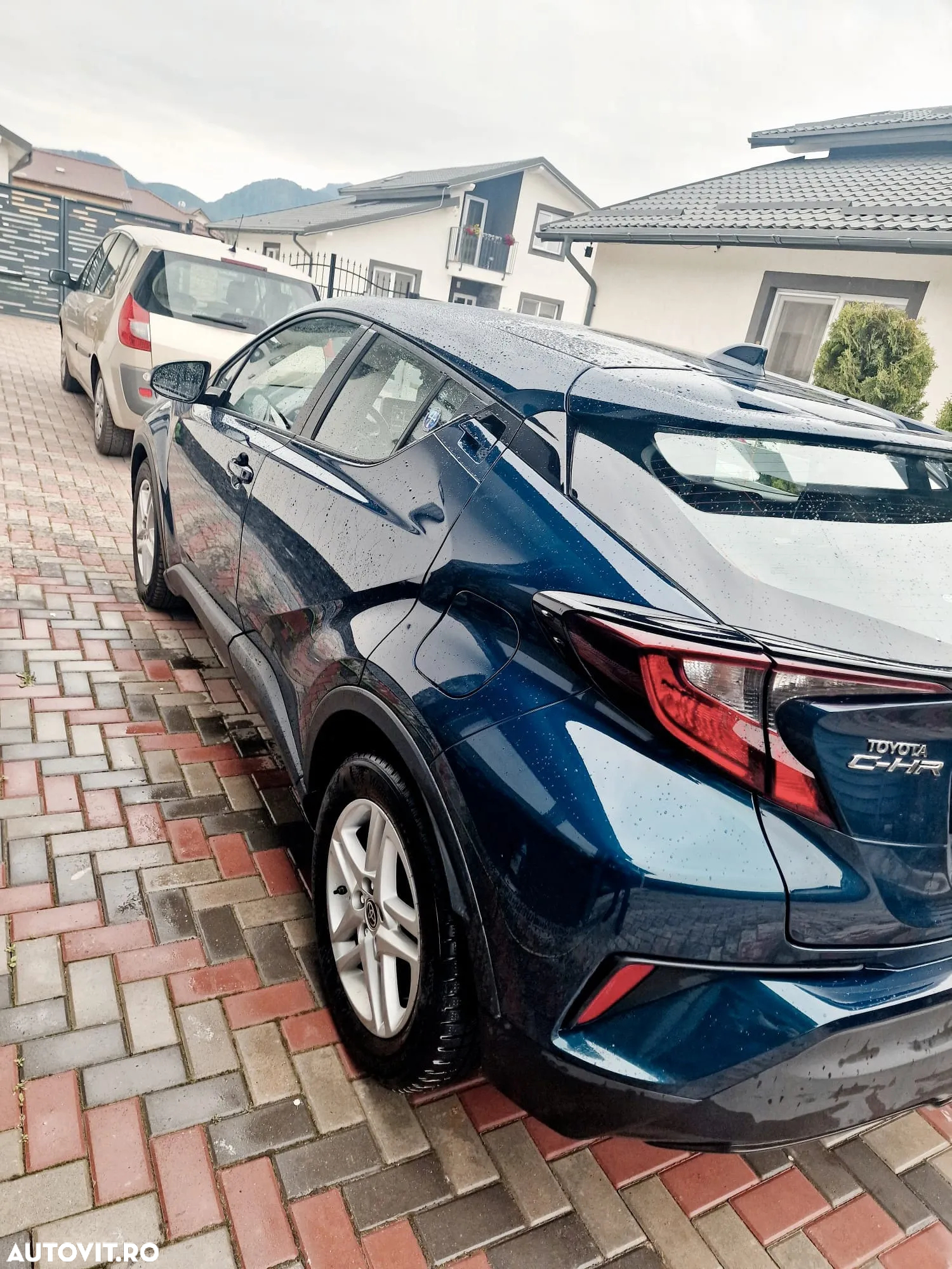 Toyota C-HR 1.8 HEV 140 CP 4x2 CVT Dynamic - 2