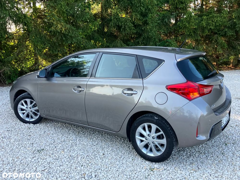 Toyota Auris 1.6 Prestige - 8