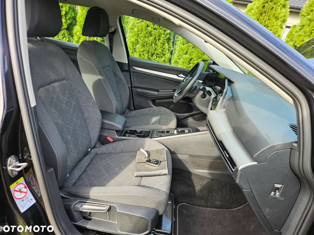 Volkswagen Golf 1.0 eTSI OPF DSG Active - 9