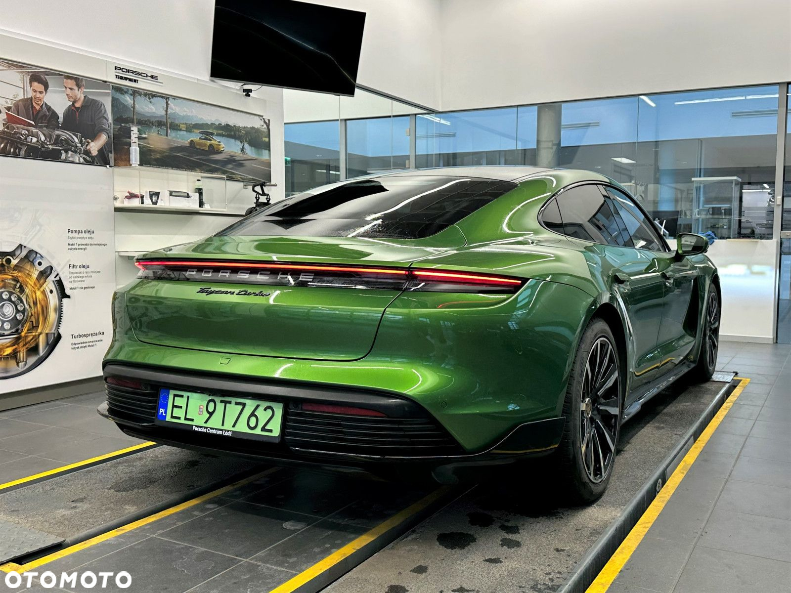 Porsche Taycan - 6