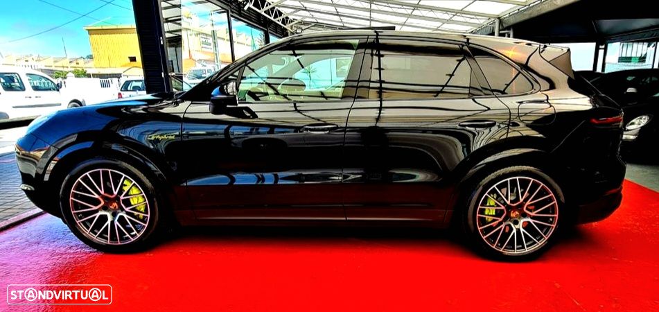 Porsche Cayenne Coupé E-Hybrid - 3