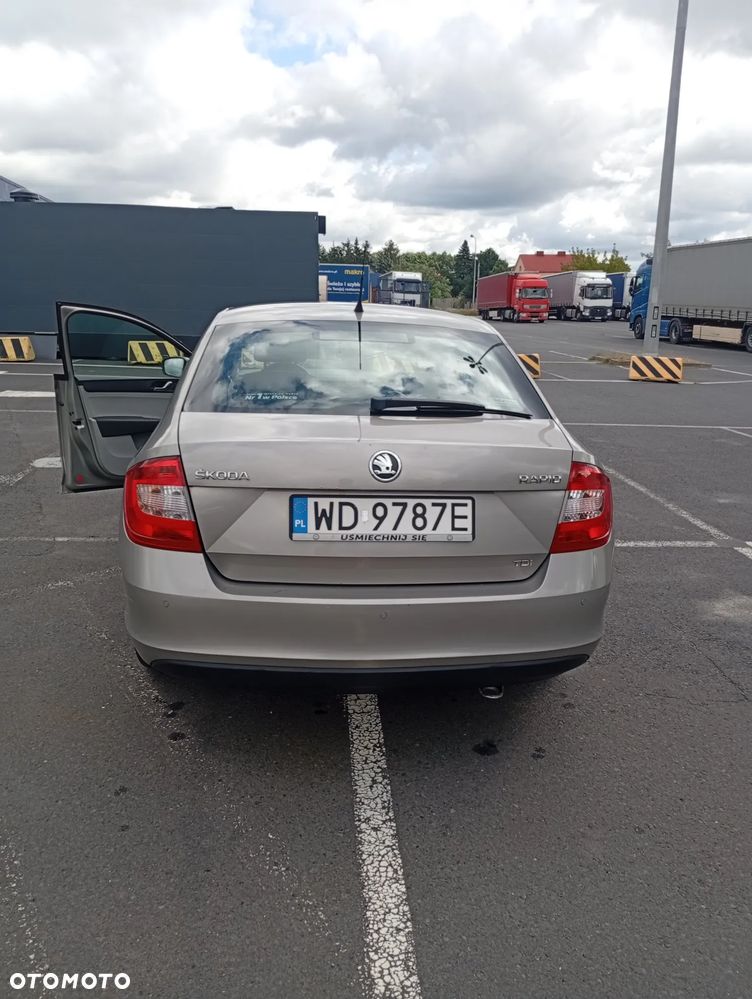 Skoda RAPID 1.6 TDI DPF Elegance - 4