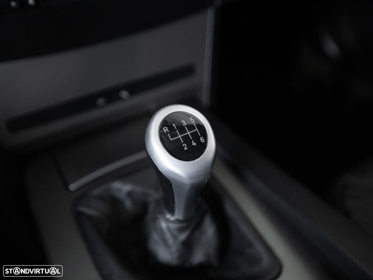 BMW 525 d Touring - 16