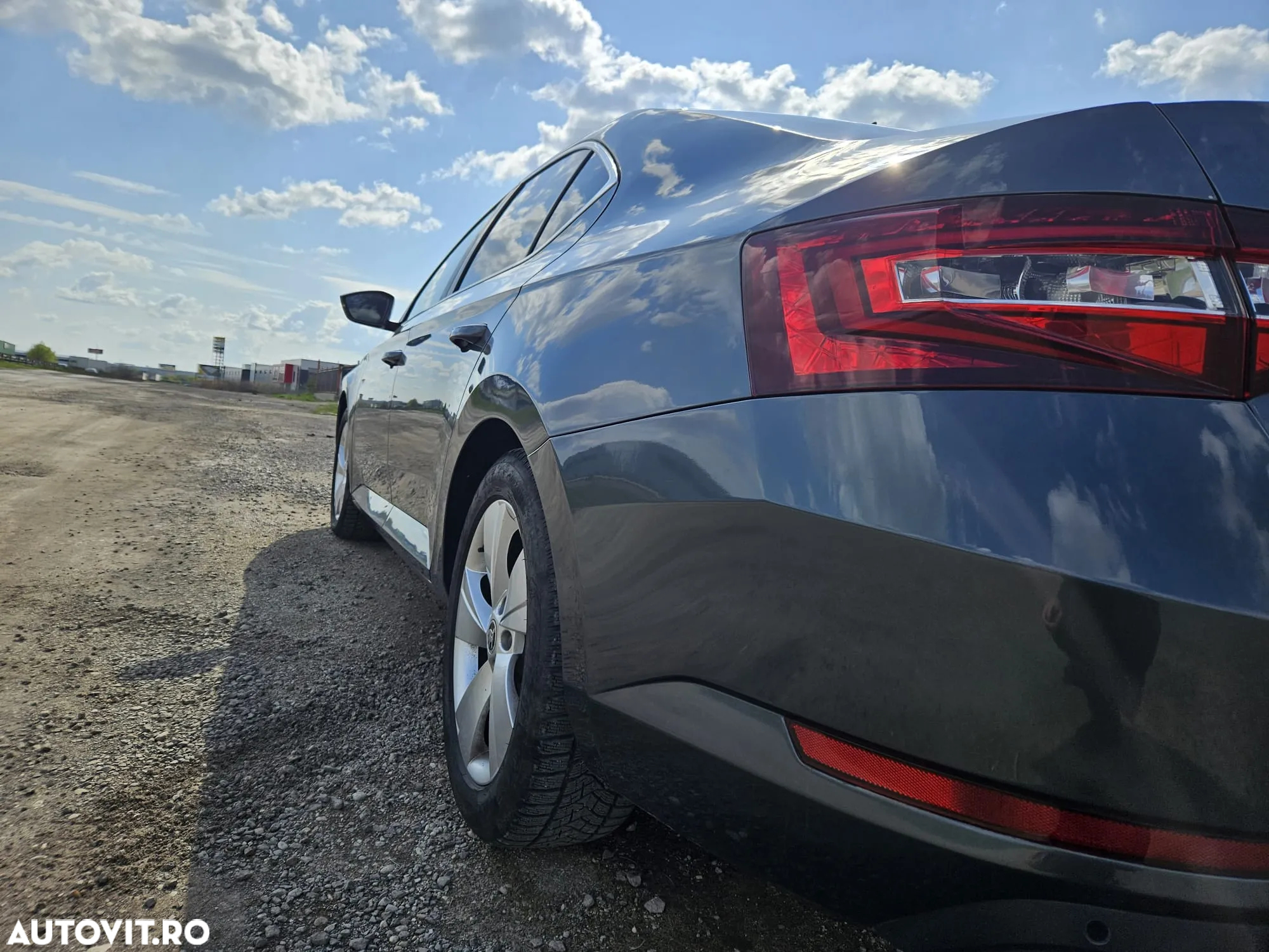Skoda Superb 2.0 TDI 4X4 DSG Ambition - 9