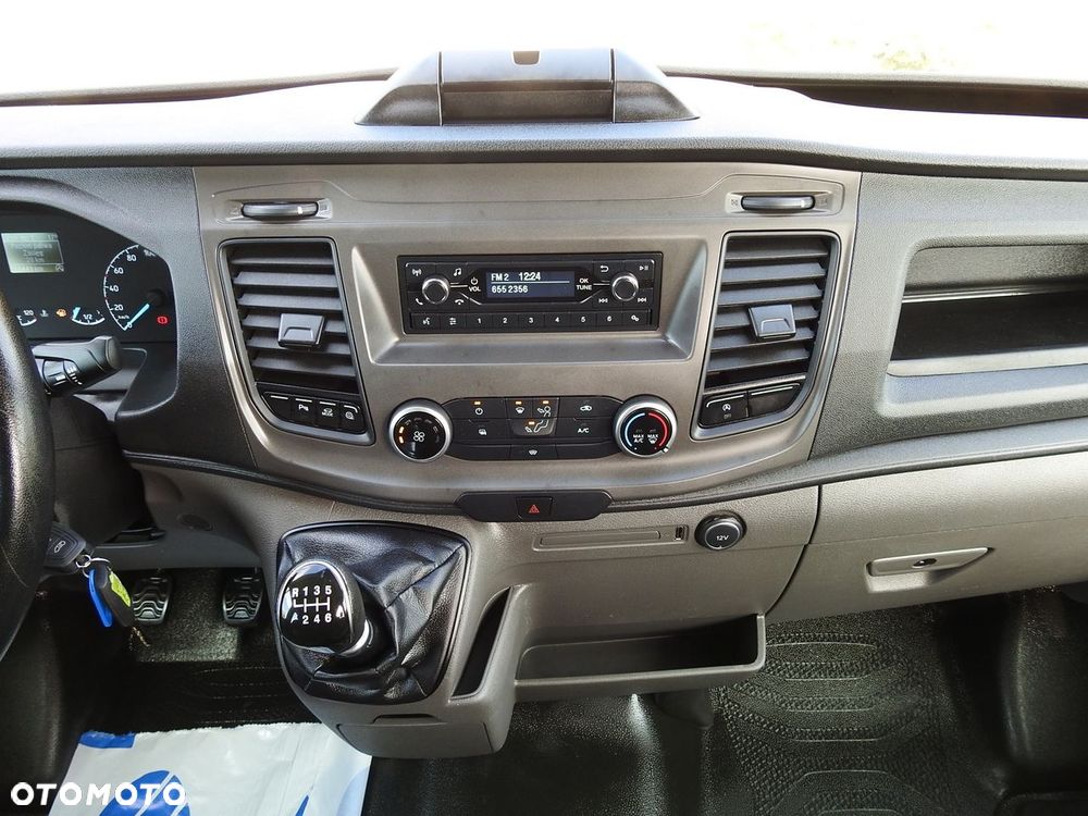 Ford TRANSIT FURGON BRYGADÓWKA  6 MIEJSCA TEMPOMAT KLIMATYZACJA LEDY  130KM - 32