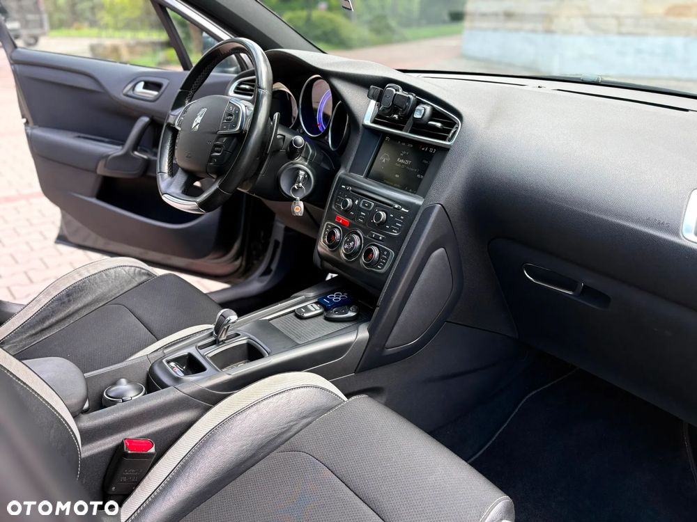 Citroën DS4 e-HDi 115 ETG6 SoChic - 8