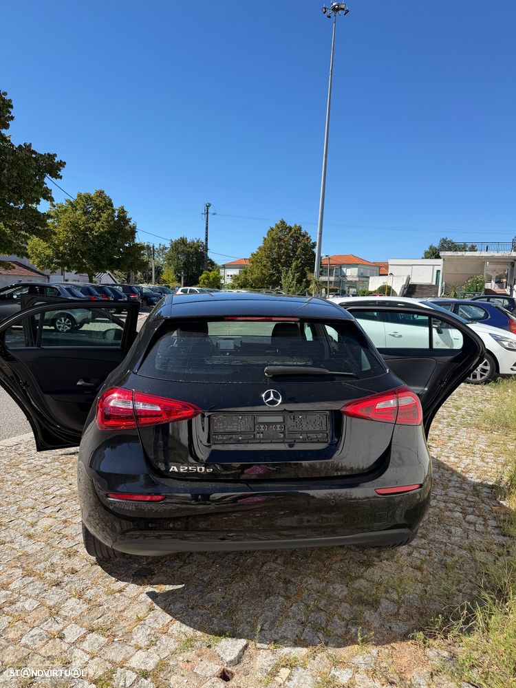 Mercedes-Benz A 250 e - 9