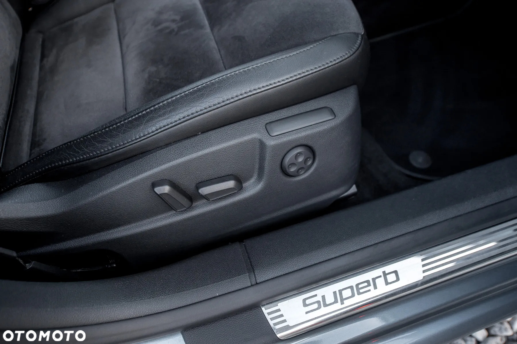 Skoda Superb Combi 2.0 TSI DSG Exclusive - 22