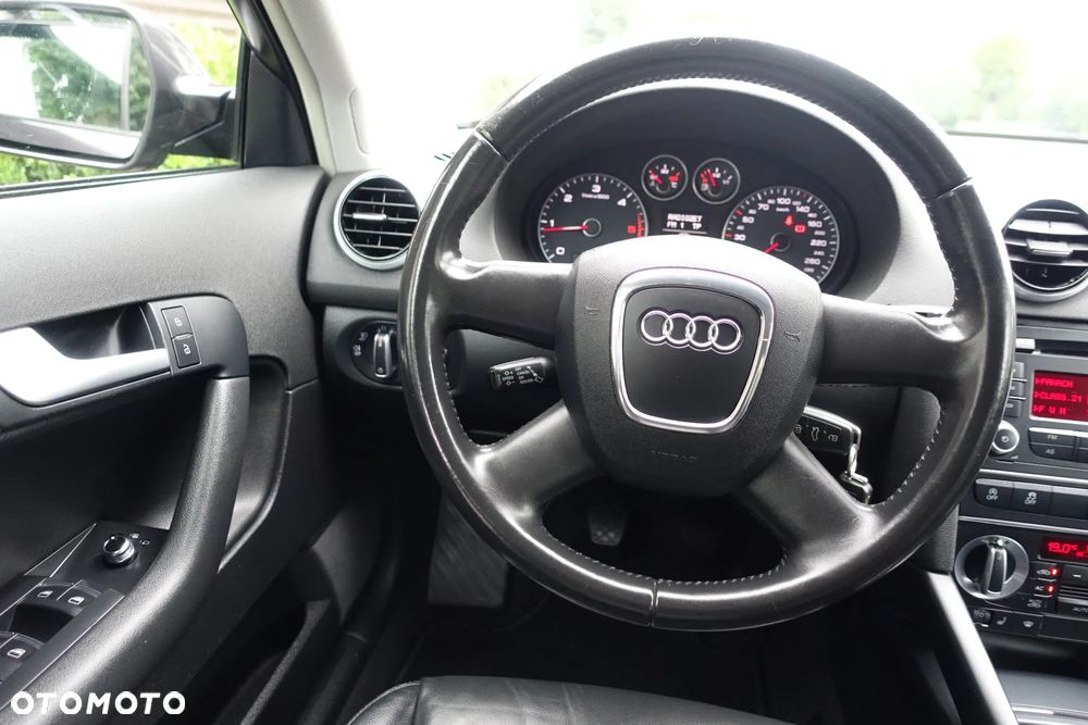 Audi A3 Sportback 1.6 TDI Ambiente - 19