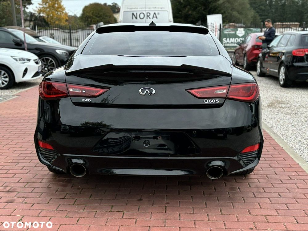 Infiniti Q60 - 9