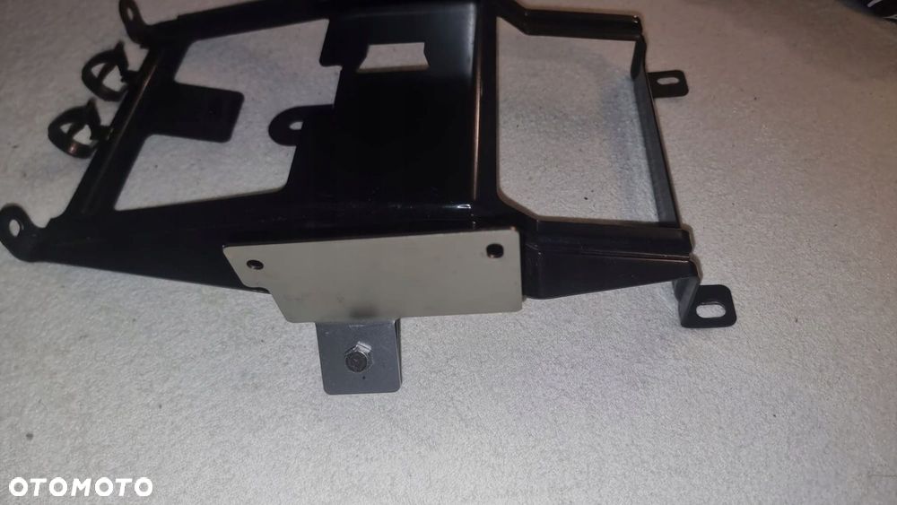 STELAŻ UCHWYT MOCOWANIE ZMIENIARKI CD BMW 8 E31 840 850 - 5