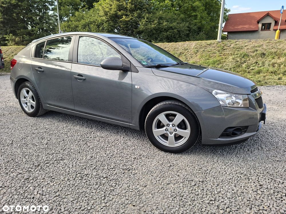 Chevrolet Cruze 1.6 LS+ - 4