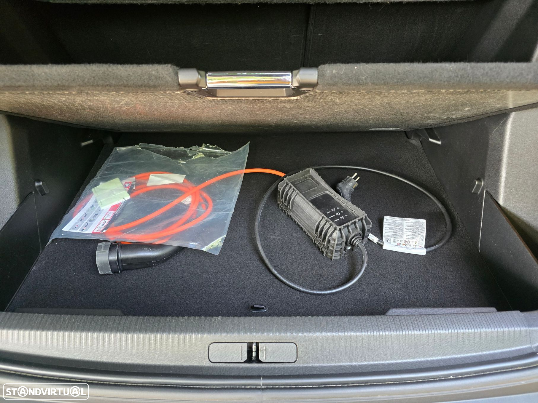 Peugeot e-2008 50 kWh Allure - 31