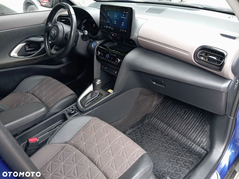 Toyota Yaris Cross - 12