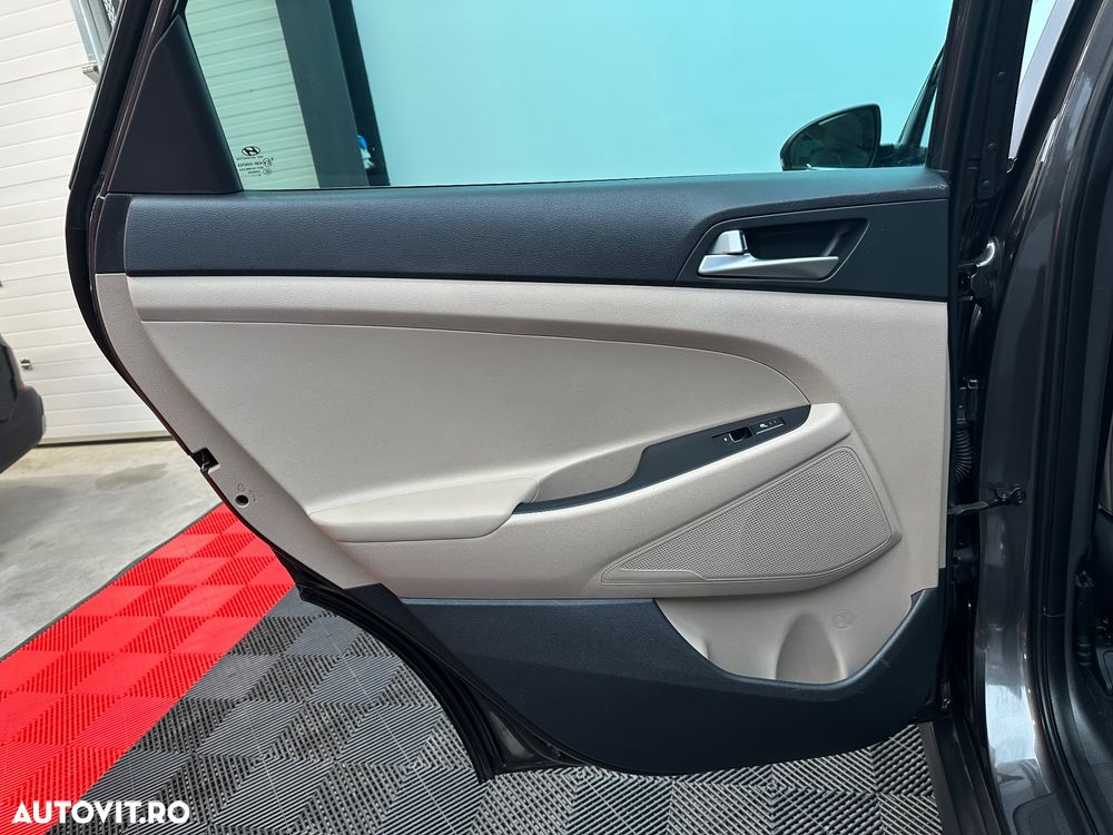 Hyundai Tucson blue 1.7 CRDi 2WD DCT Premium - 27