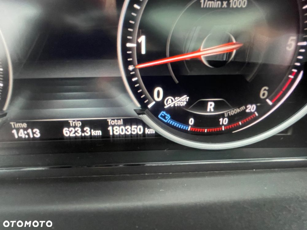 BMW Seria 5 530d xDrive Touring Luxury Line - 33