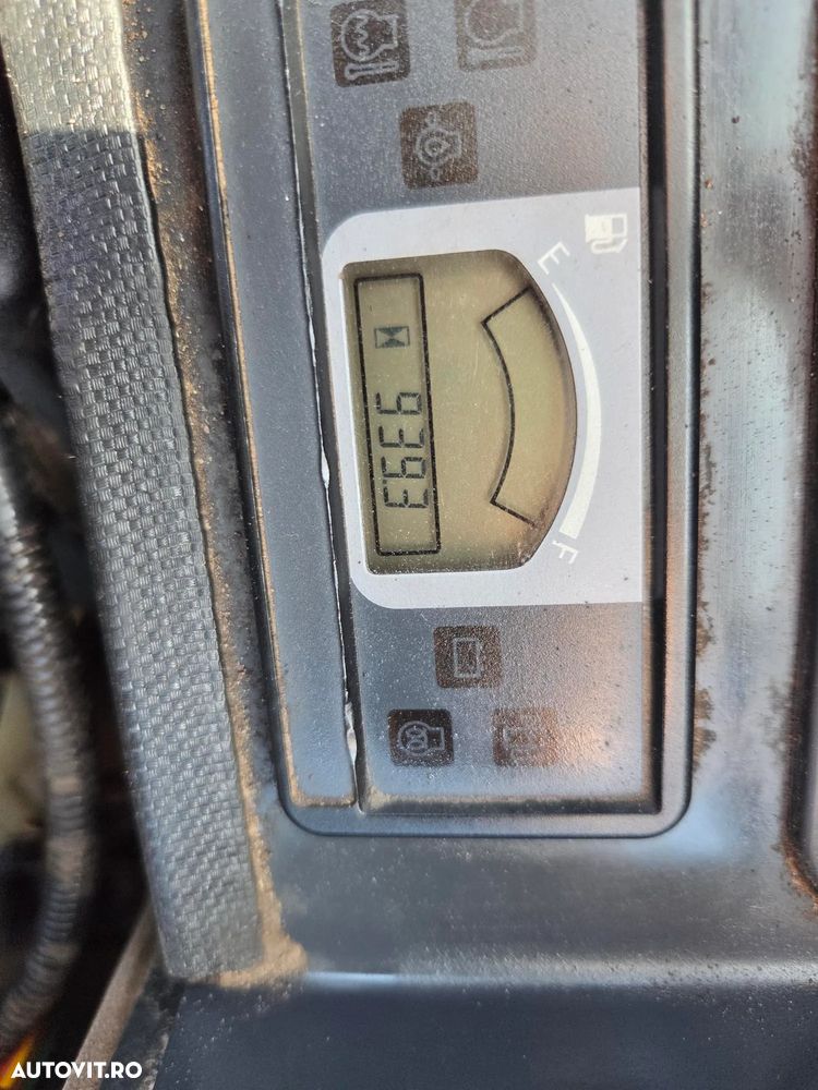 Hitachi ZX26U-6, 2024, 939 ore, Masa operationala 2,74tone, CUPLA RAPIDA mecanica+cupa ingusta+cupa lata+cupa taluz neinclinabila, LAMA NIVELARE, inst picon pe brate, fara aer conditionat, latime 1,2m, ridica 1,6 tone, JAPONIA, leasing-PROMOTIE 31.900Eur+Tva - 16