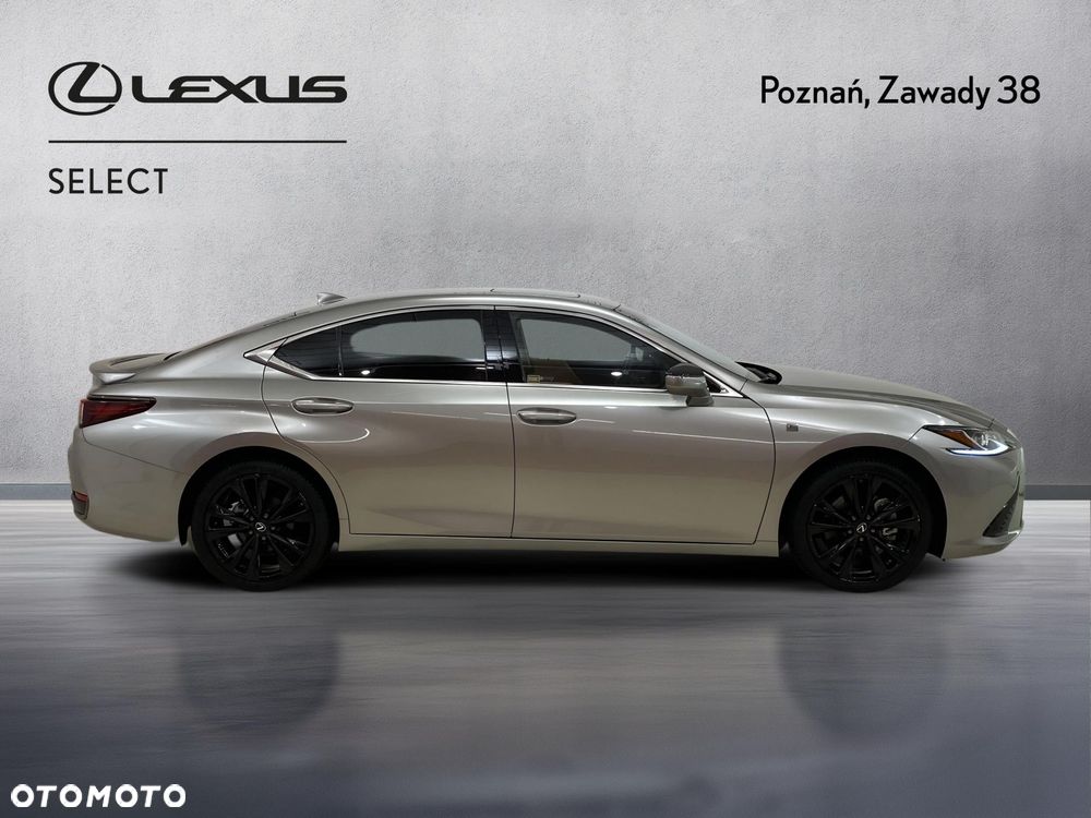 Lexus ES 300h F Sport Design - 6