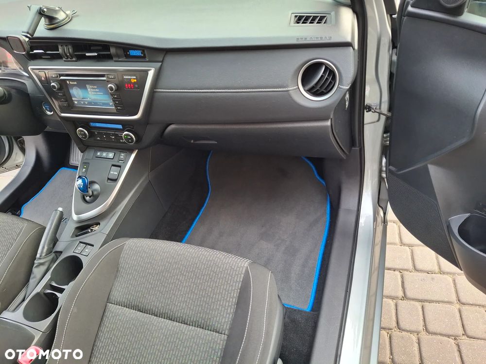 Toyota Auris Hybrid 135 Prestige - 17