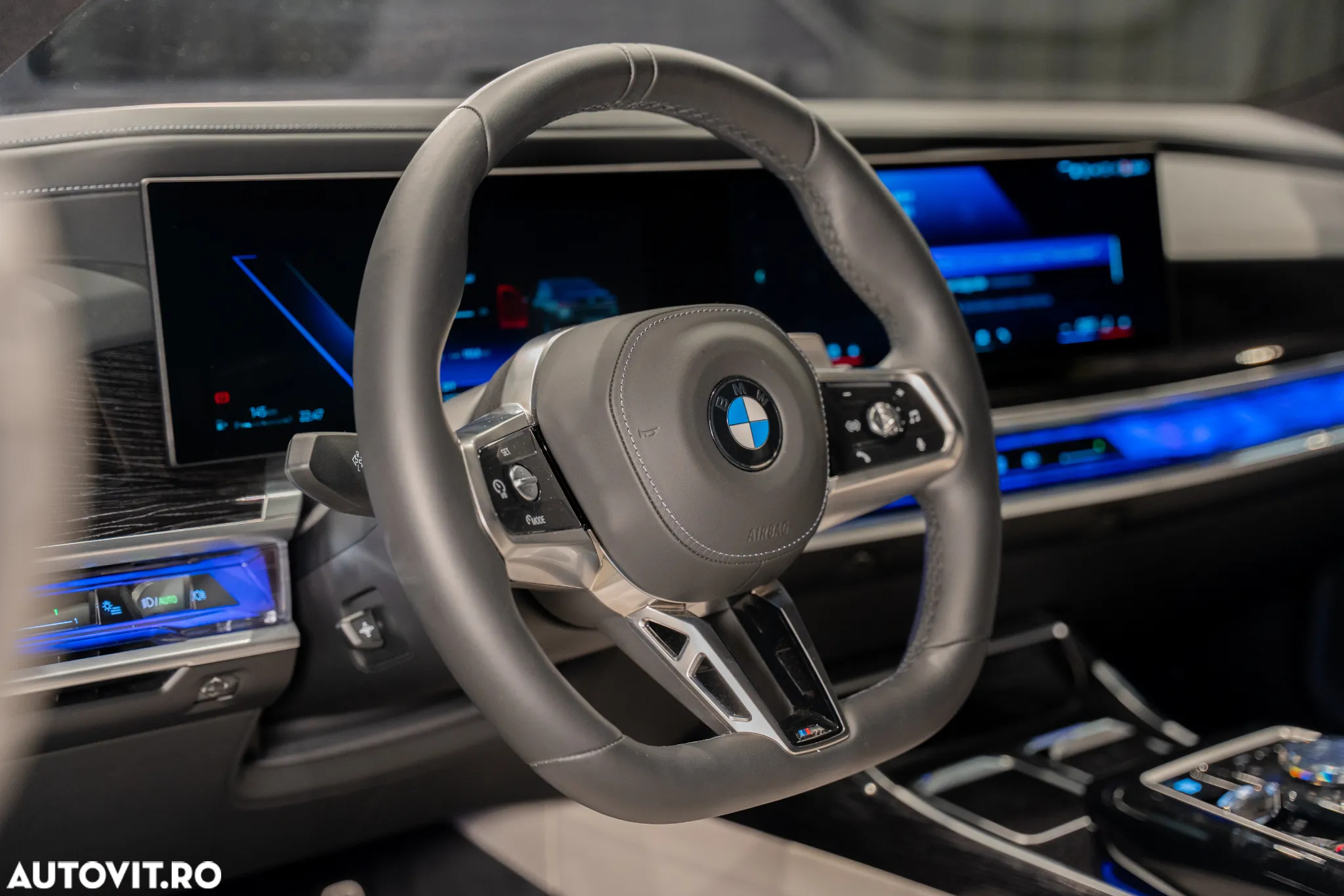 BMW Seria 7 740d xDrive MHEV - 37