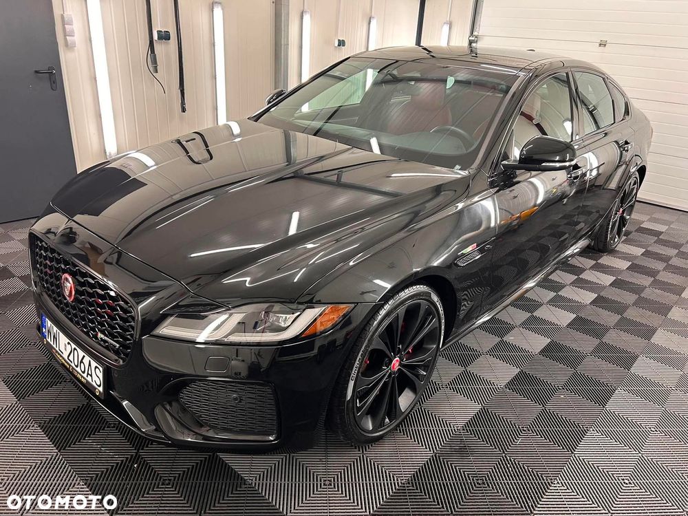 Jaguar XF P300 AWD R-Dynamic SE - 3