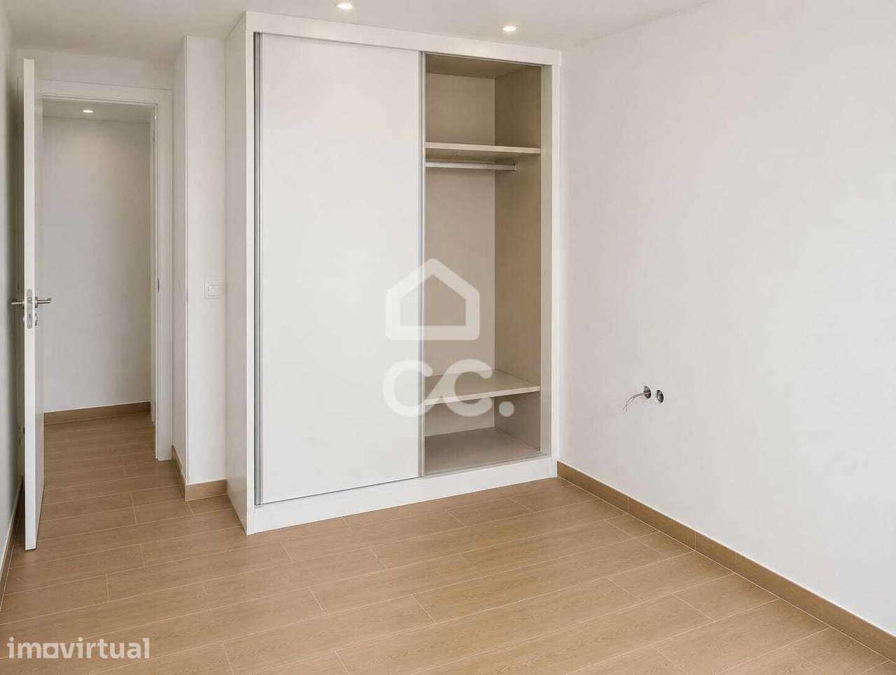 Apartamento T1 em Oliveira São Mateus - Moderno, Equipado e com Estaci - Grande imagem: 4/7