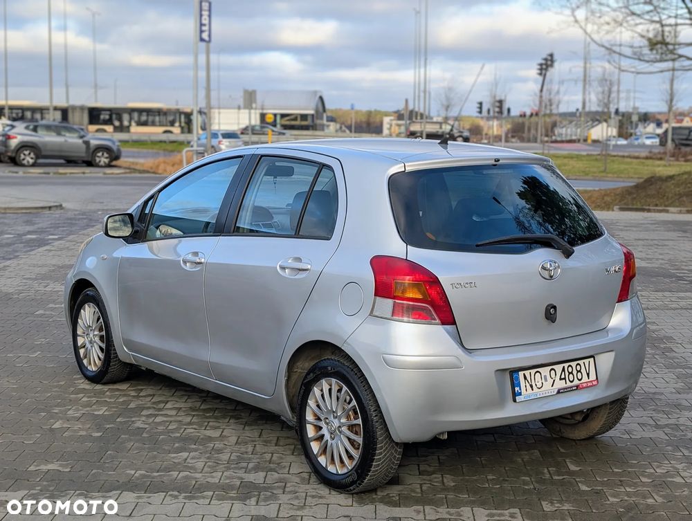 Toyota Yaris 1.33 VVT-i Multi Mode Sol - 2