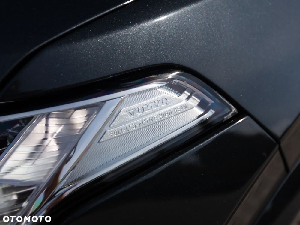 Volvo XC 90 T6 AWD Geartronic RDesign - 11