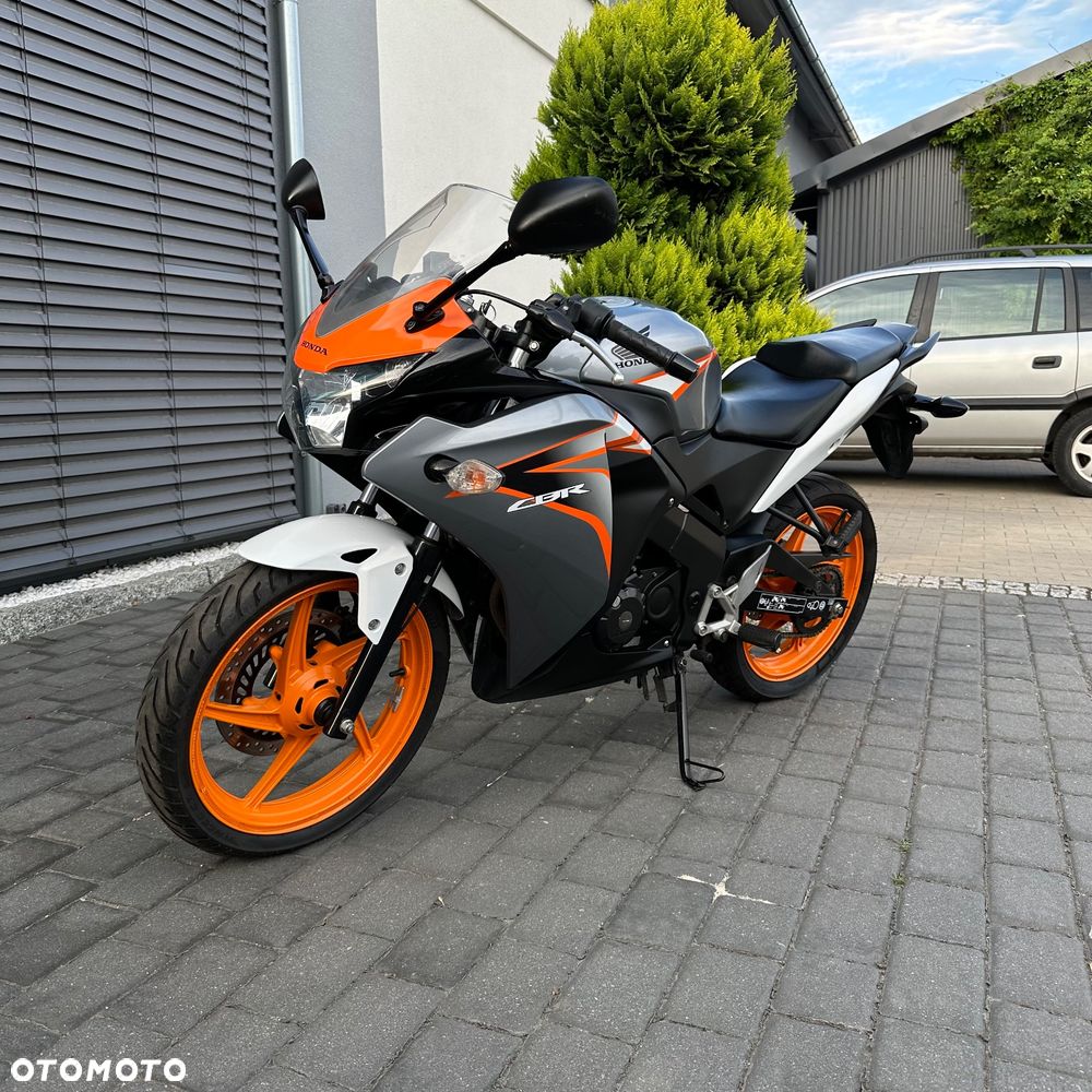 Honda CBR - 9