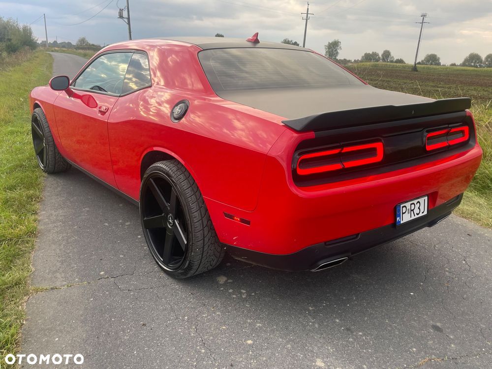 Dodge Challenger - 2