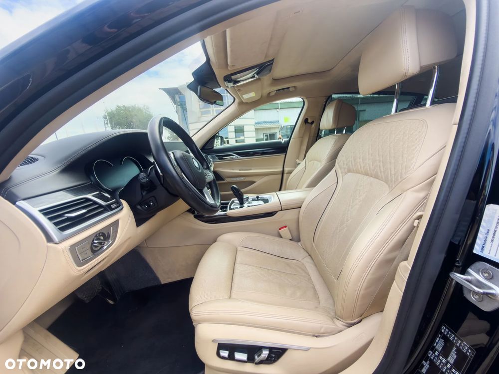 BMW Seria 7 750Li xDrive - 8