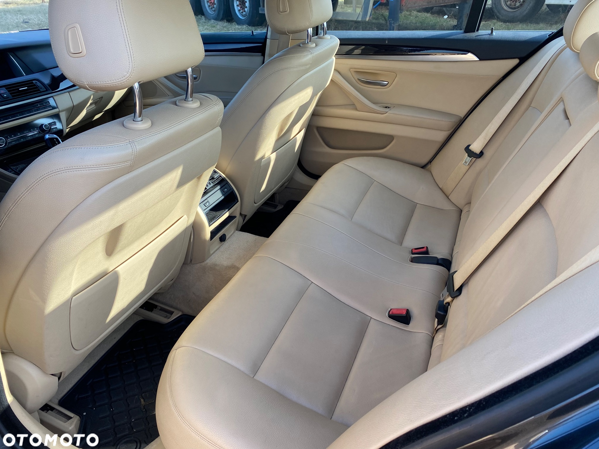 BMW Seria 5 528i xDrive - 12