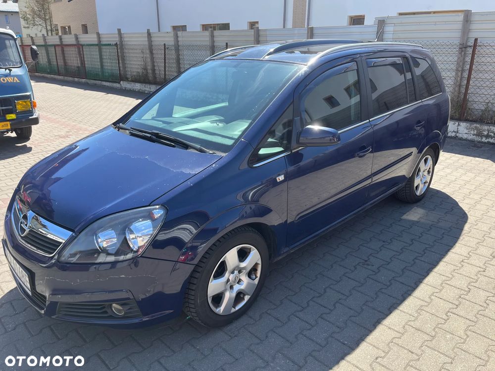 Opel Zafira 1.6 Essentia - 4