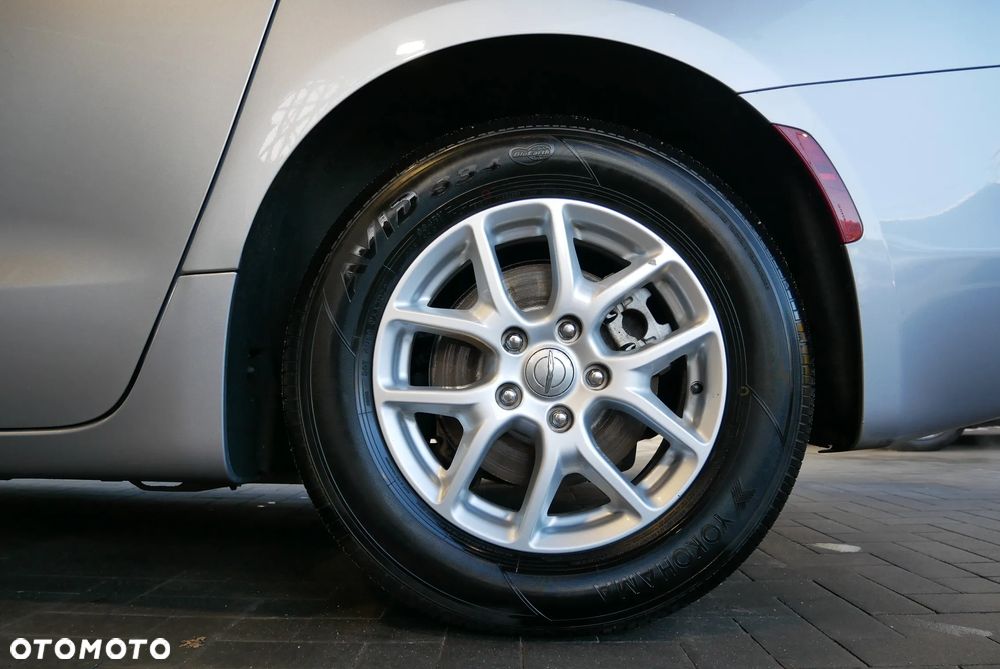 Chrysler Pacifica - 34