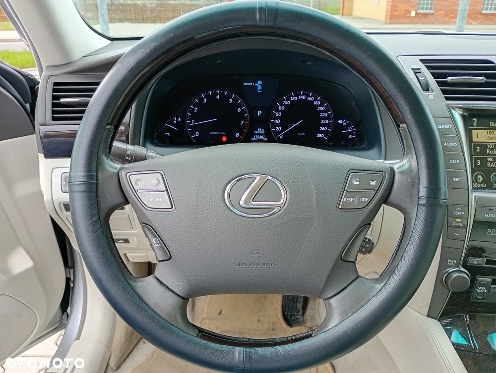 Lexus LS 460 Elite AWD - 19