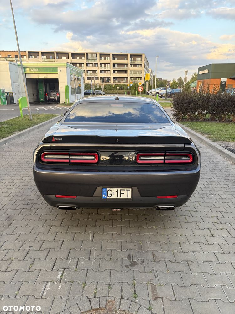 Dodge Challenger - 23