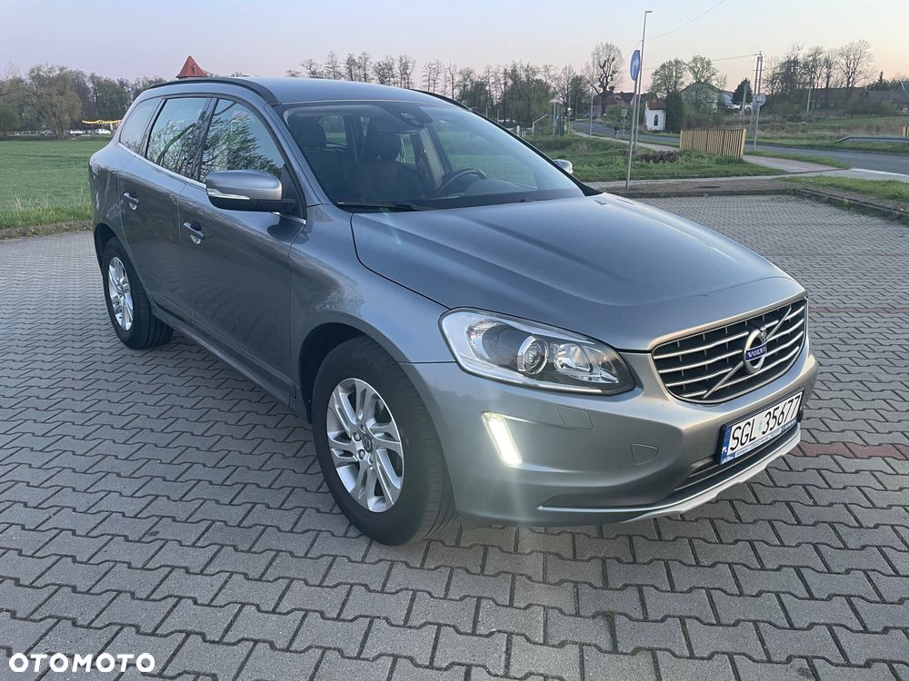 Volvo XC 60 D4 AWD Momentum - 2