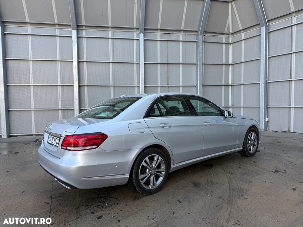 Mercedes-Benz E 250 BlueTEC 4Matic 7G-TRONIC Elegance - 7