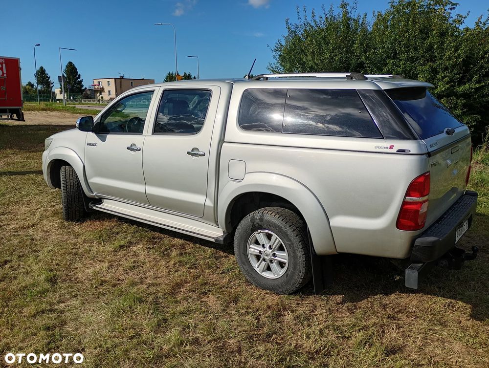 Toyota Hilux 2.5 D-4D DLX - 3