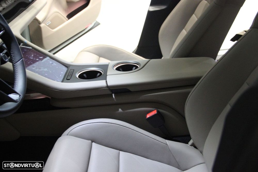 Porsche Taycan Sport Turismo - 27