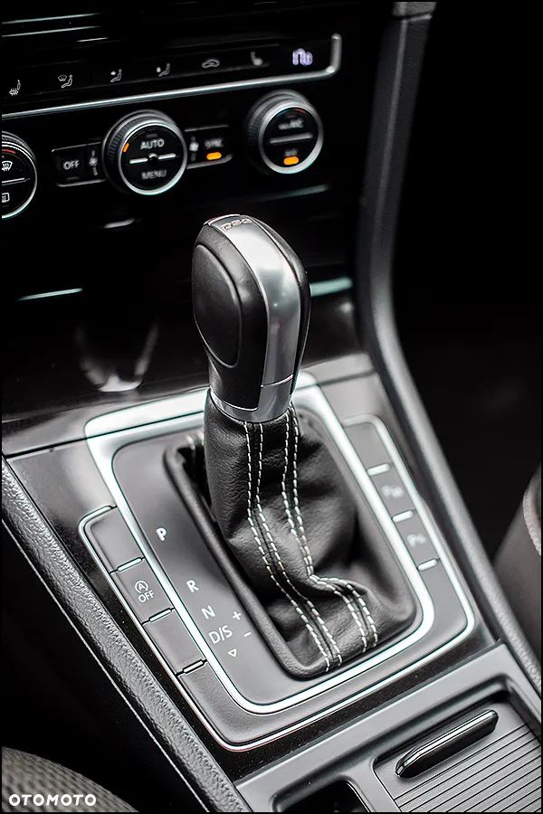 Volkswagen Golf - 27