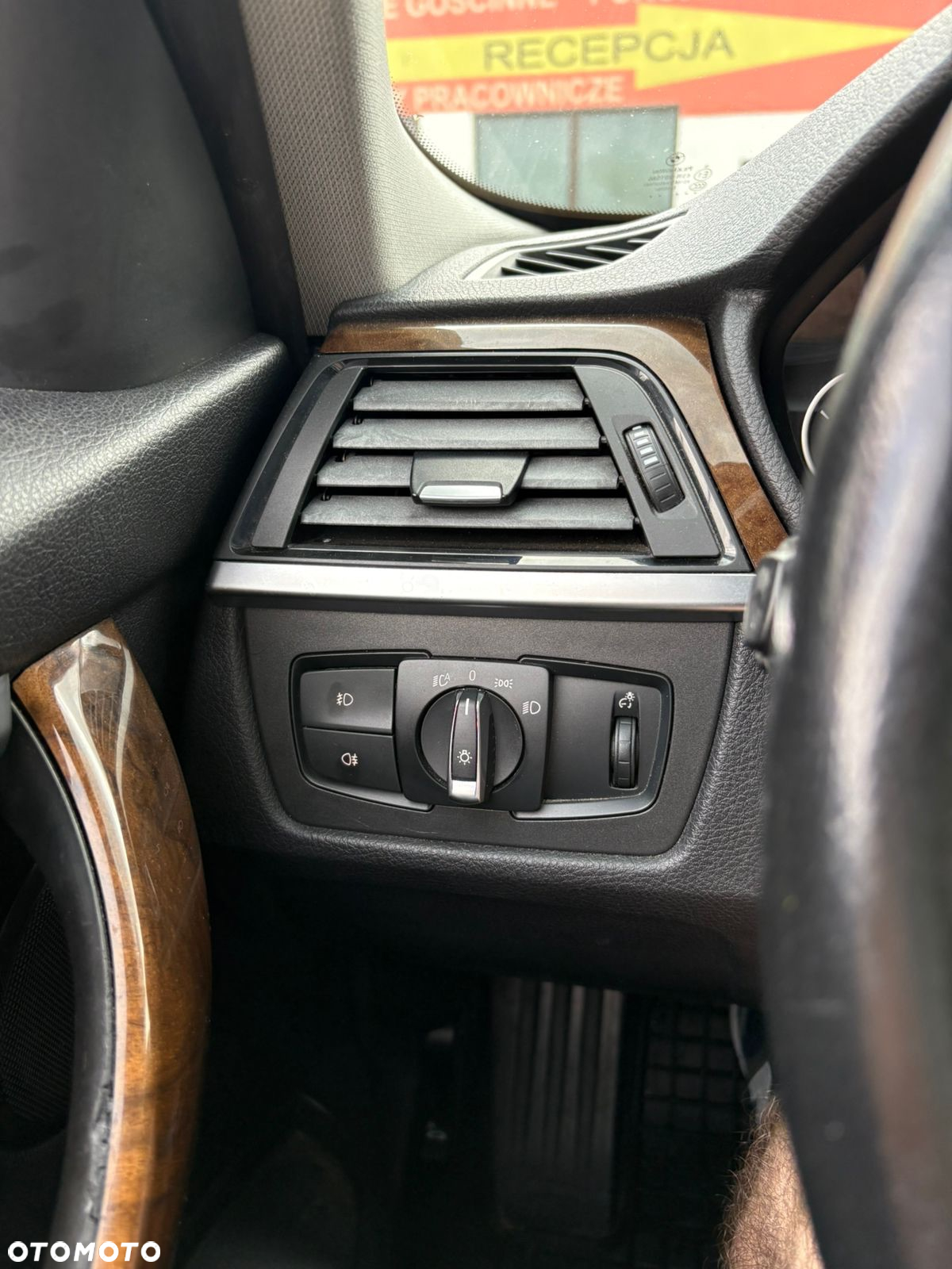 BMW Seria 3 320i - 16