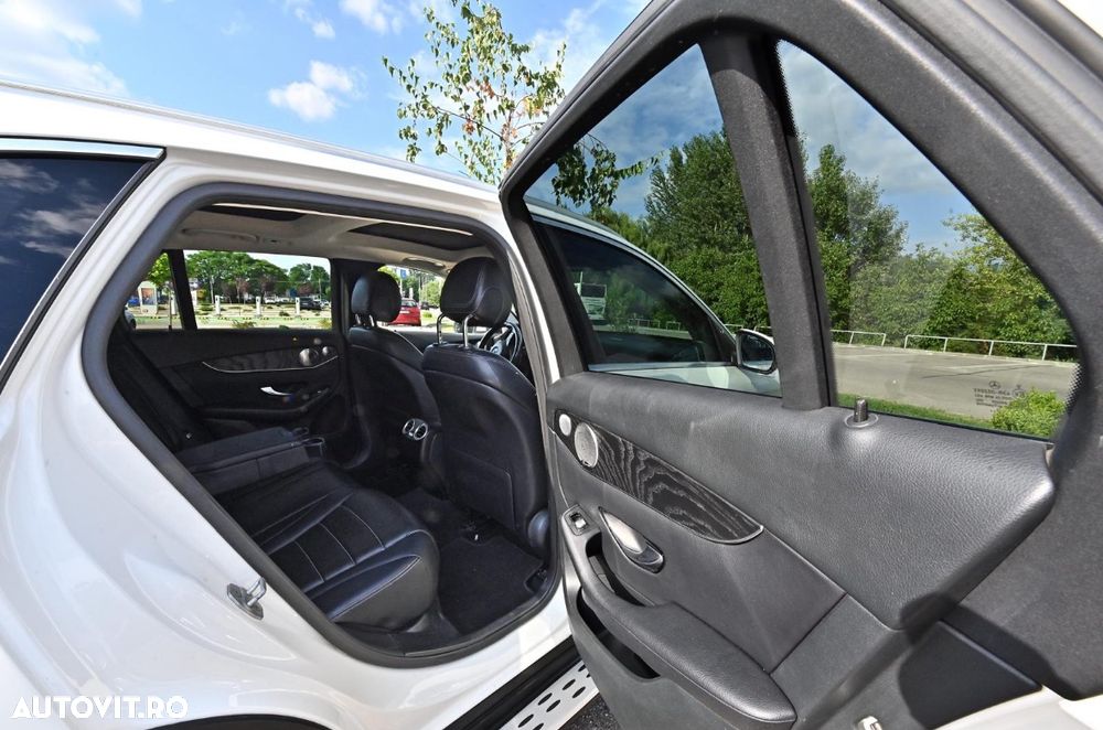 Mercedes-Benz GLC 300 4MATIC - 12