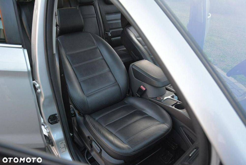 Ford Kuga 2.0 TDCi 4x4 Titanium - 15