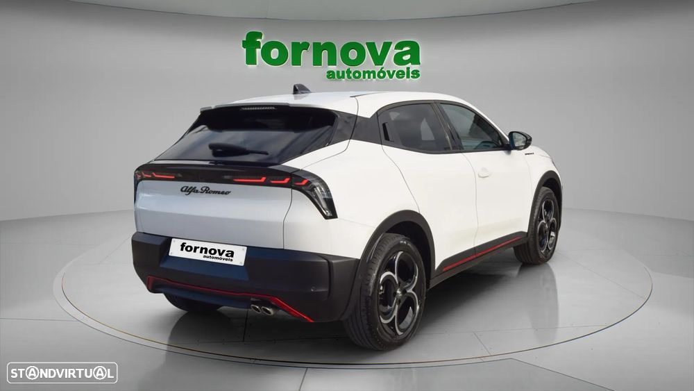 Alfa Romeo Junior 1.2 Sport Speciale eDCT6 - 4