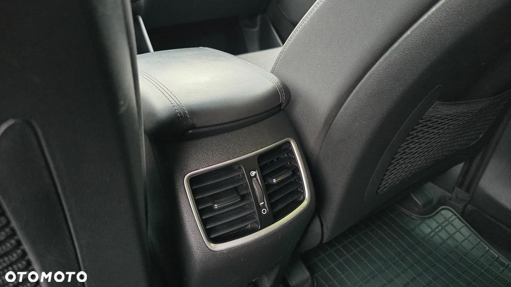 Hyundai Tucson 1.6 GDi 2WD Select - 30