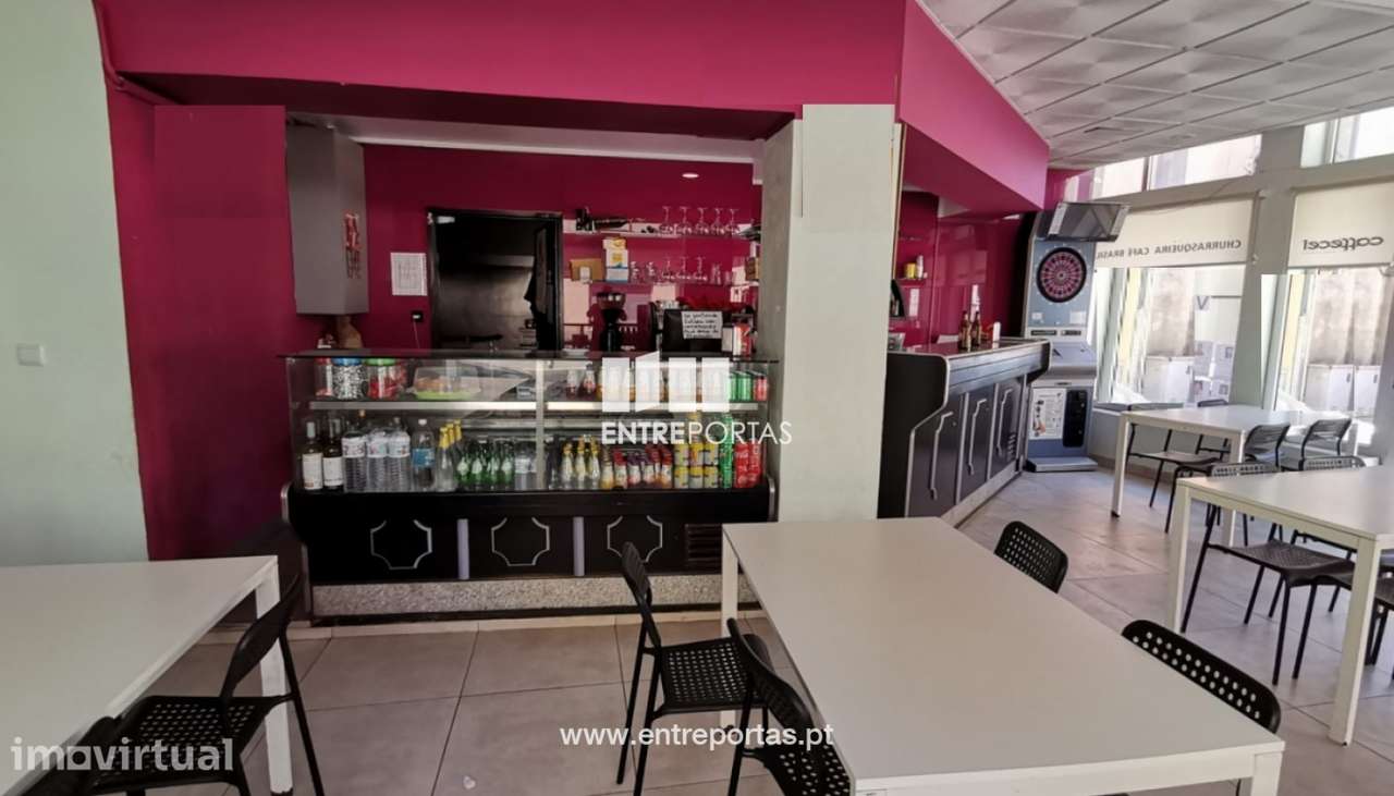 Venda de loja em pleno funcionamento como café, Póvoa de Varzim - Grande imagem: 2/12
